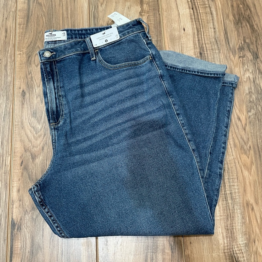 Hollister Curvy Ultra High-Rise Vintage Straight Jean